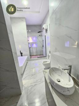 Newly Built Contemporary 5 Bedroom Fully Detached Duplex