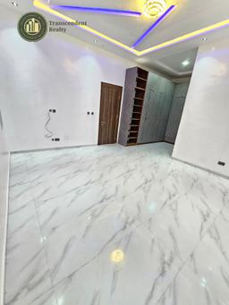 Newly Built, Contemporary 5 Bedroom Fully Detached Duplex