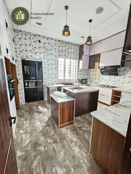 Newly Built Contemporary 5 Bedrooms Fully Detached Triplex with a Cinema