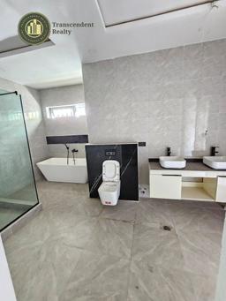Newly Built 4 Bedroom Maisonette