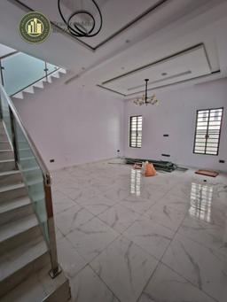 Newly Built 5 Bedroom Terraced Duplex
