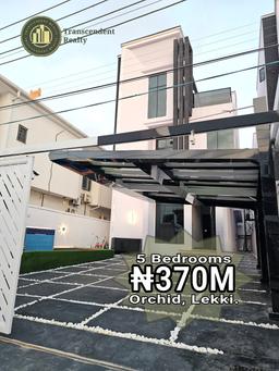 Deluxe 5 Bedroom Fully Detached Duplex with Swimming pool and Cinema