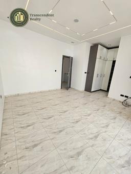 Newly Built Contemporary 4 Bedroom Terraced Duplex
