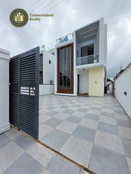Newly Built Deluxe 5 Bedroom Fully Detached Triplex