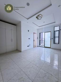 Newly Built Contemporary 4 Bedroom Terraced Duplex