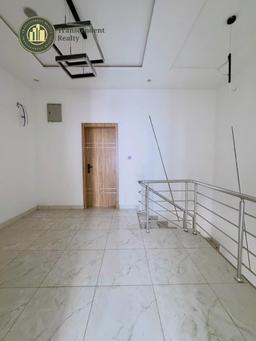 Newly Built Contemporary 3 Bedroom Terraced Duplex
