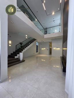 Deluxe 5 Bedroom Fully Detached Duplex