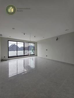 Deluxe 5 Bedroom Fully Detached Duplex