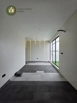 Deluxe 5 Bedroom Fully Detached Duplex