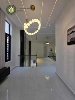 Deluxe 5 Bedroom Fully Detached Duplex