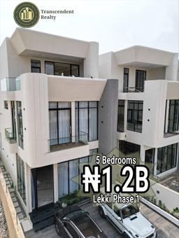 Deluxe 5 Bedroom Fully Detached Triplex