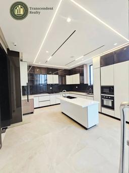 Deluxe 5 Bedroom Fully Detached Triplex