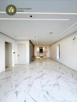 Deluxe 5 Bedroom Fully Detached Triplex