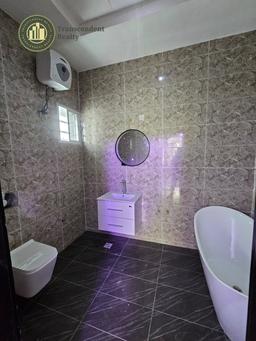 Newly Built Deluxe 5 Bedroom Fully Detached Duplex