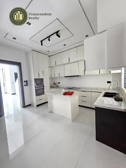 Newly Built Contemporary 5 Bedroom Fully Detached Duplex