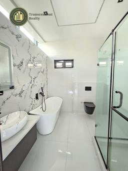 Newly Built Contemporary 5 Bedroom Fully Detached Duplex