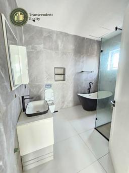 Newly Built Deluxe 5 Bedroom Fully Detached Duplex