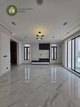 Newly Built Deluxe 5 Bedroom Fully Detached Duplex