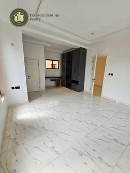 Contemporary 4 Bedroom Fully Detached Triplex