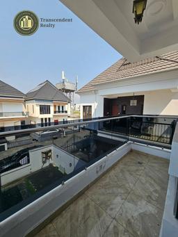 Contemporary 4 Bedroom Fully Detached Duplex