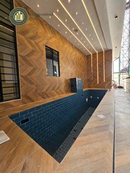 Newly Built Deluxe 5 Bedroom Fully Detached Duplex