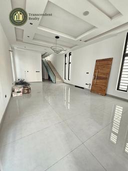 Newly Built Contemporary 5 Bedroom Fully Detached duplex