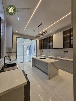 Newly Built Deluxe 5 Bedroom Fully Detached Duplex