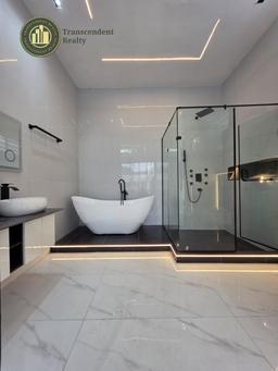 Newly Built Deluxe 5 Bedroom Fully Detached Duplex