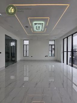 Newly Built Deluxe 5 Bedroom Fully Detached Duplex