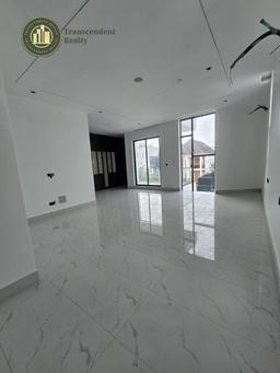 Newly Built Deluxe 5 Bedroom Fully Detached Triplex with a Swimming Pool