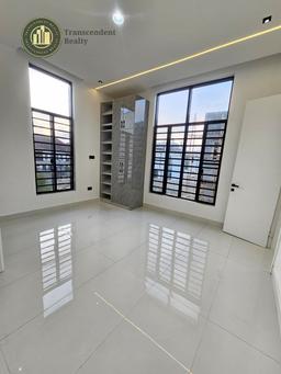 Newly Built Deluxe 5 Bedroom Fully Detached Duplex
