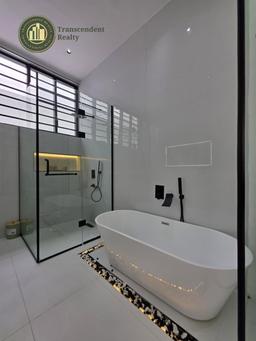 Newly Built Deluxe 5 Bedroom Fully Detached Duplex