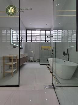 Newly Built Deluxe 5 Bedroom Fully Detached Duplex