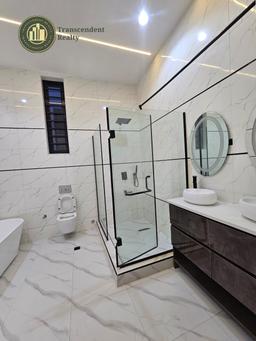Newly Built Deluxe 5 Bedroom Fully Detached Duplex