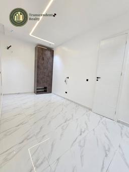 Newly Built Deluxe 5 Bedroom Fully Detached Duplex