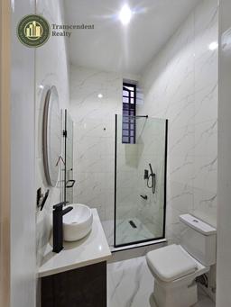 Newly Built Deluxe 5 Bedroom Fully Detached Duplex