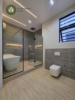 Newly Built Deluxe 5 Bedroom Fully Detached Triplex