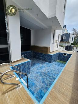 Newly Built Deluxe 5 Bedroom Fully Detached Triplex with Cinema and Swimming Pool